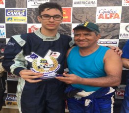 Jovem de 15 anos vence Copa Blue Ray de Kart em Ariquemes