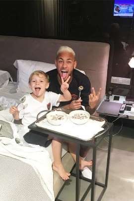 Aparição do filho de 3 anos em novo anúncio rende críticas a Neymar 