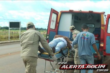 Pneu de motocicleta estoura e sofrem acidente na RO 479