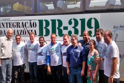 BR 319 - Caravana mostra união de bancadas pelo fim do isolamento