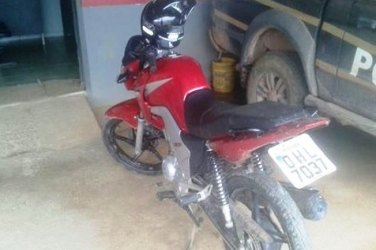 Polícia Civil recupera moto roubada e apreende menor infrator