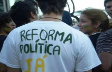 A reforma política e o retorno à República Velha -  Por João Paulo S. L. Viana