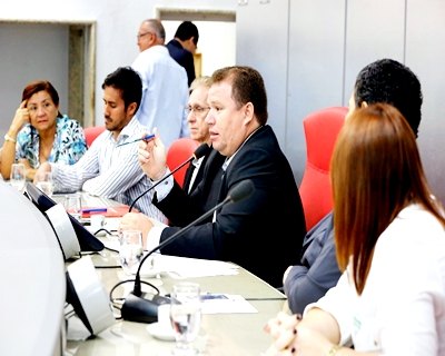 Reunião discute qualidade de curso de Enfermagem através de ensino à distância