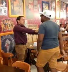 TRAIÇÃO – Pastor apanha dentro de restaurante após cantar mulher casada - Vídeo