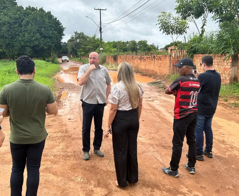 GEDEÃO NEGREIROS: Vereador fiscaliza Rua União e garante início de melhorias no bairro São Francisco