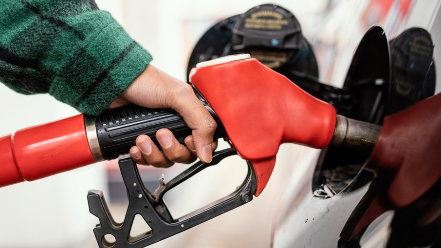 MENOR CUSTO: Petrobras anuncia queda no preço da gasolina para distribuidoras
