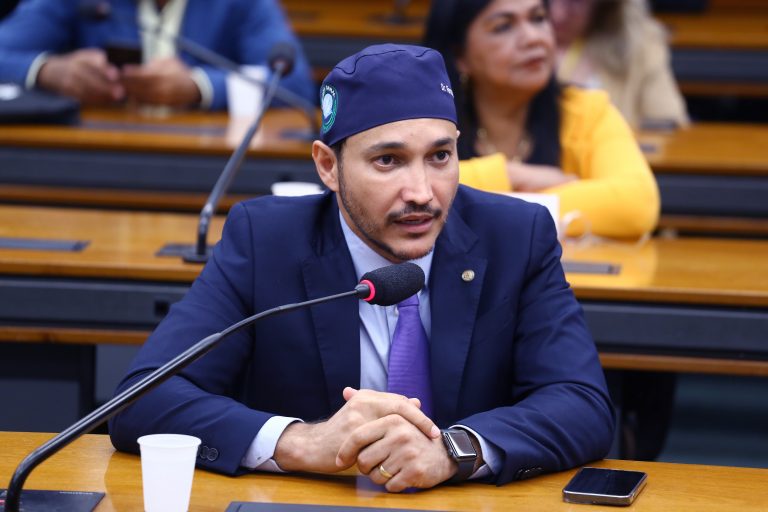 DR. FERNANDO MÁXIMO: Deputado anuncia R$ 400 mil em recursos para saúde de Colorado do Oeste