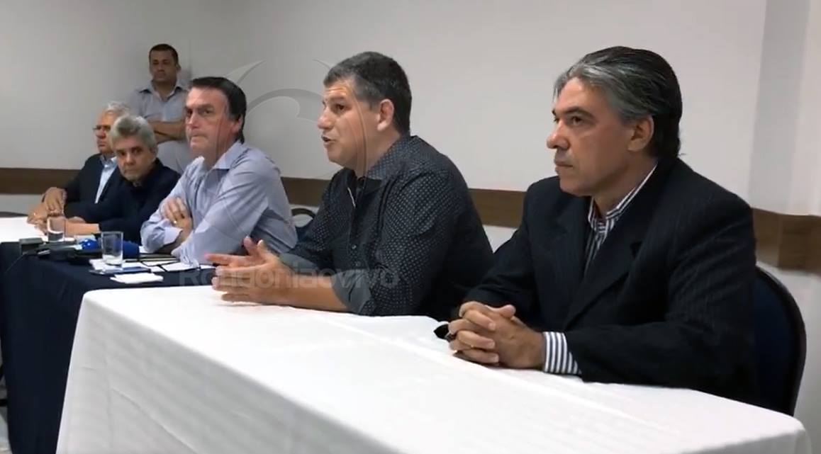 COLETIVA: Em Porto Velho Bolsonaro diz 