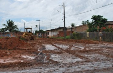 Obra de pavimentação no bairro Castanheira irrita moradores e comerciantes – Confira fotos