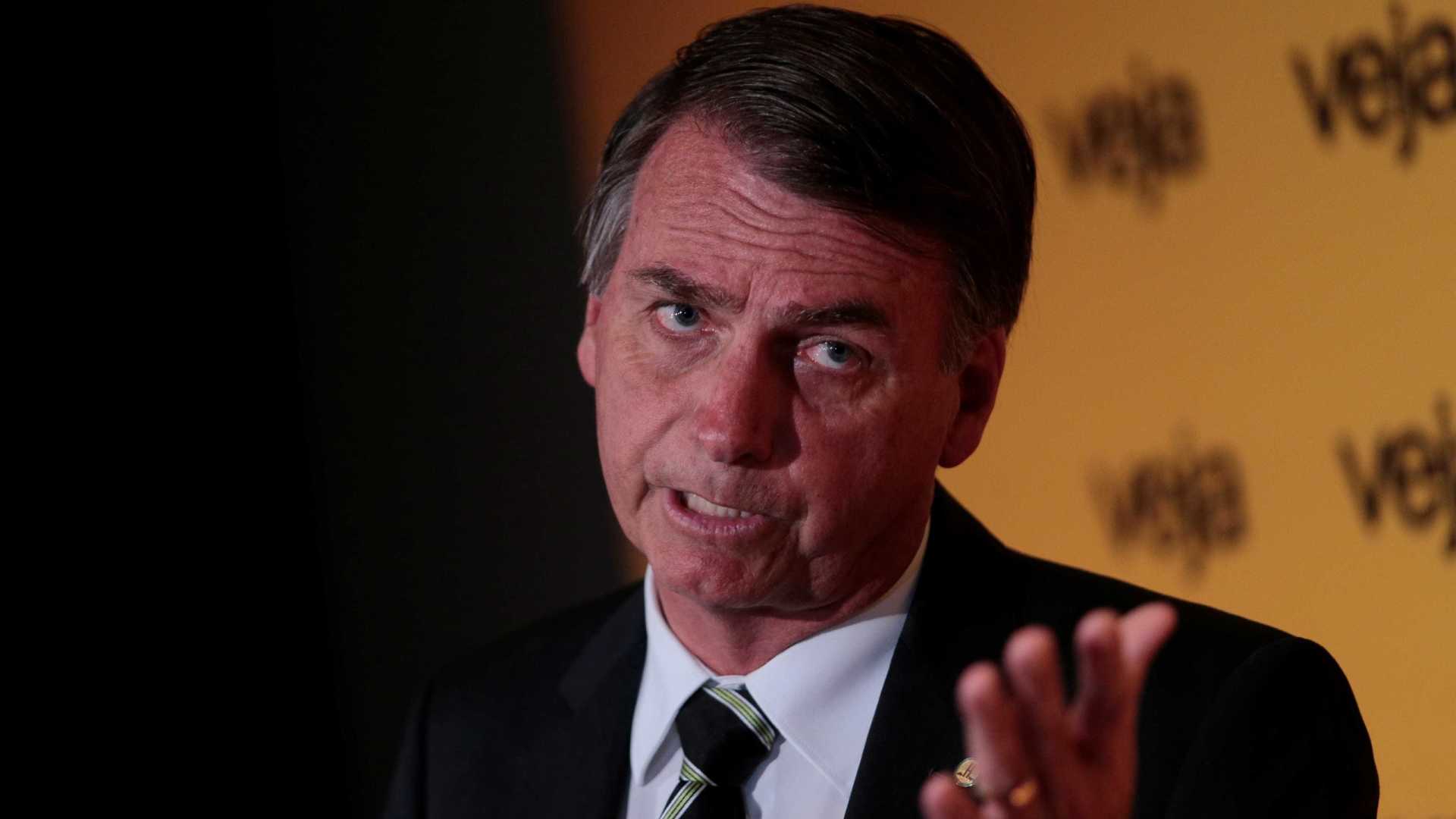 Bolsonaro: 'Respeito mulher, mas tem que botar quem dá conta do recado'