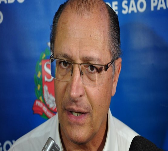 Exército admite operação de espionagem negociada com Alckmin