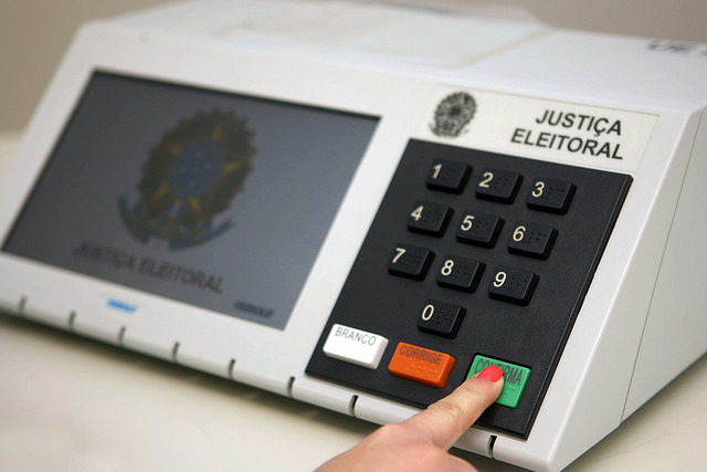 ELEIÇÕES 2026: ‘Mestre Dragão’, ‘Farofino’ e ‘Vanda dos Cachorros’; confira nomes incomuns registrados no TSE