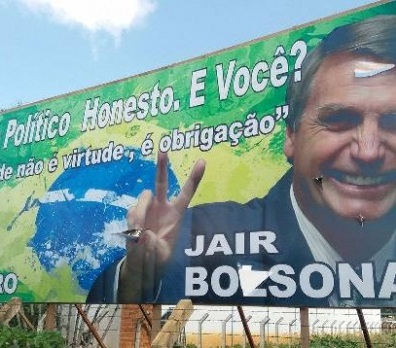 BOLSONARO: Outdoor com elogios ao deputado é atacado