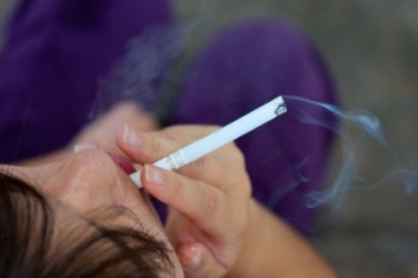 Vacina que poderá eliminar vício em cigarro é testada em humanos