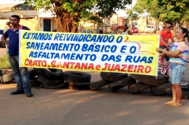 PROTESTO - População revoltada fecha avenida Rio de Janeiro na capital