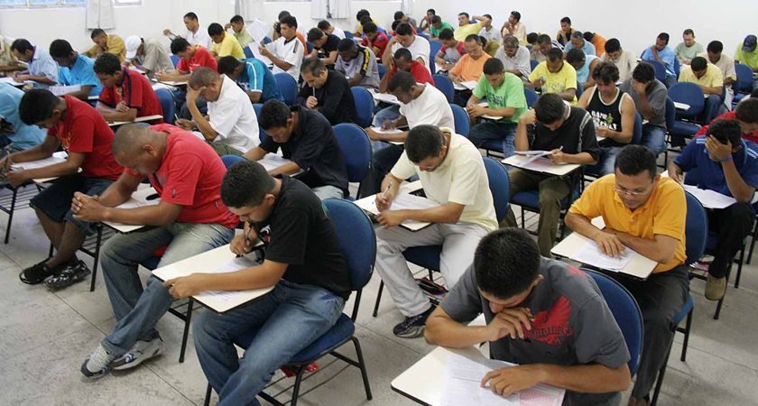 Concursos: ao menos 4,9 mil vagas abrem nesta segunda-feira