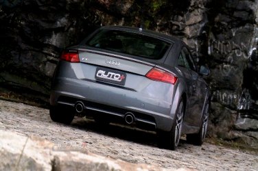 Terceira geração do Audi TT Coupé está no Brasil