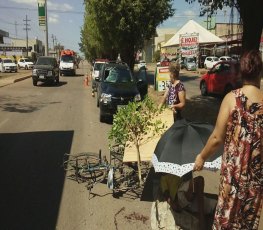 Ciclista de 58 anos sofre fratura exposta em grave acidente - VÍDEO