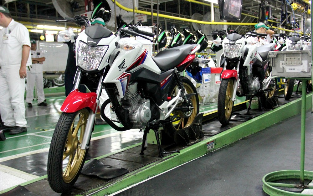 Produção e venda de motos no Brasil caem em 2017