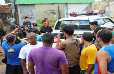 Polícia Militar chega a tempo e evita assalto a residência - Confira Fotos