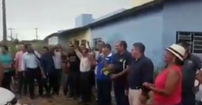 “FORA HILDON”: Comunidade protesta contra abandono da UBS do bairro Lagoinha; vídeo