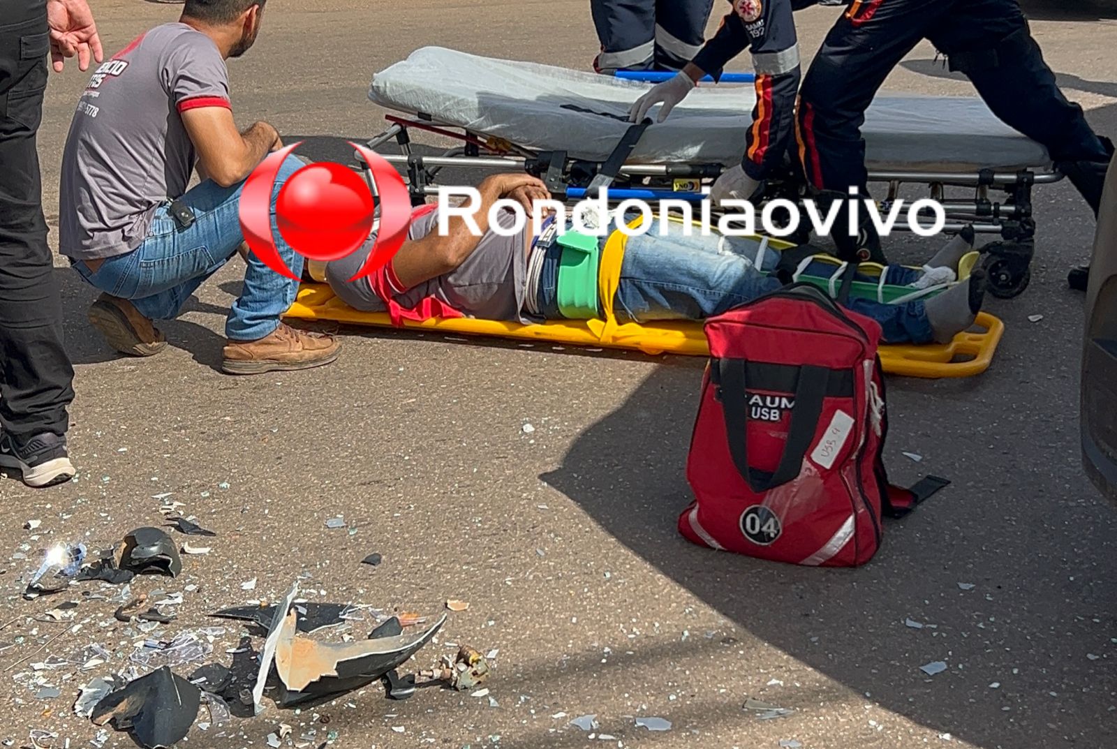 VÍDEO: Motociclista sofre fratura exposta após idoso avançar preferencial na zona Leste