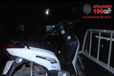 Moto utilizada em roubos é abandonada no Setor 02