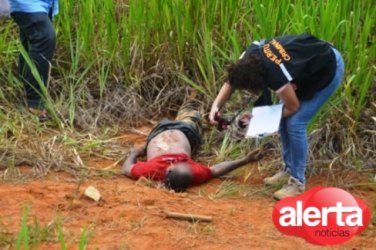 Motociclista morre após passar direto em curva