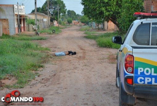 Homem é encontrado morto com perfurações de faca