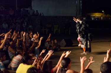 Musical “O mistério da Bomba H” lota anfiteatro do Parque da Cidade

