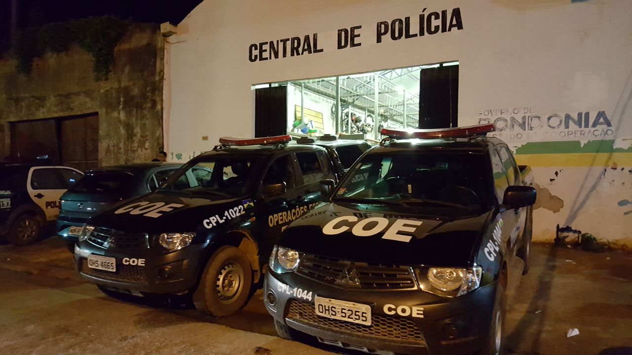 Homem é preso após ameaçar matar a mulher e atear fogo na casa