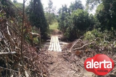 Homem morre ao tentar cruzar passarela submersa