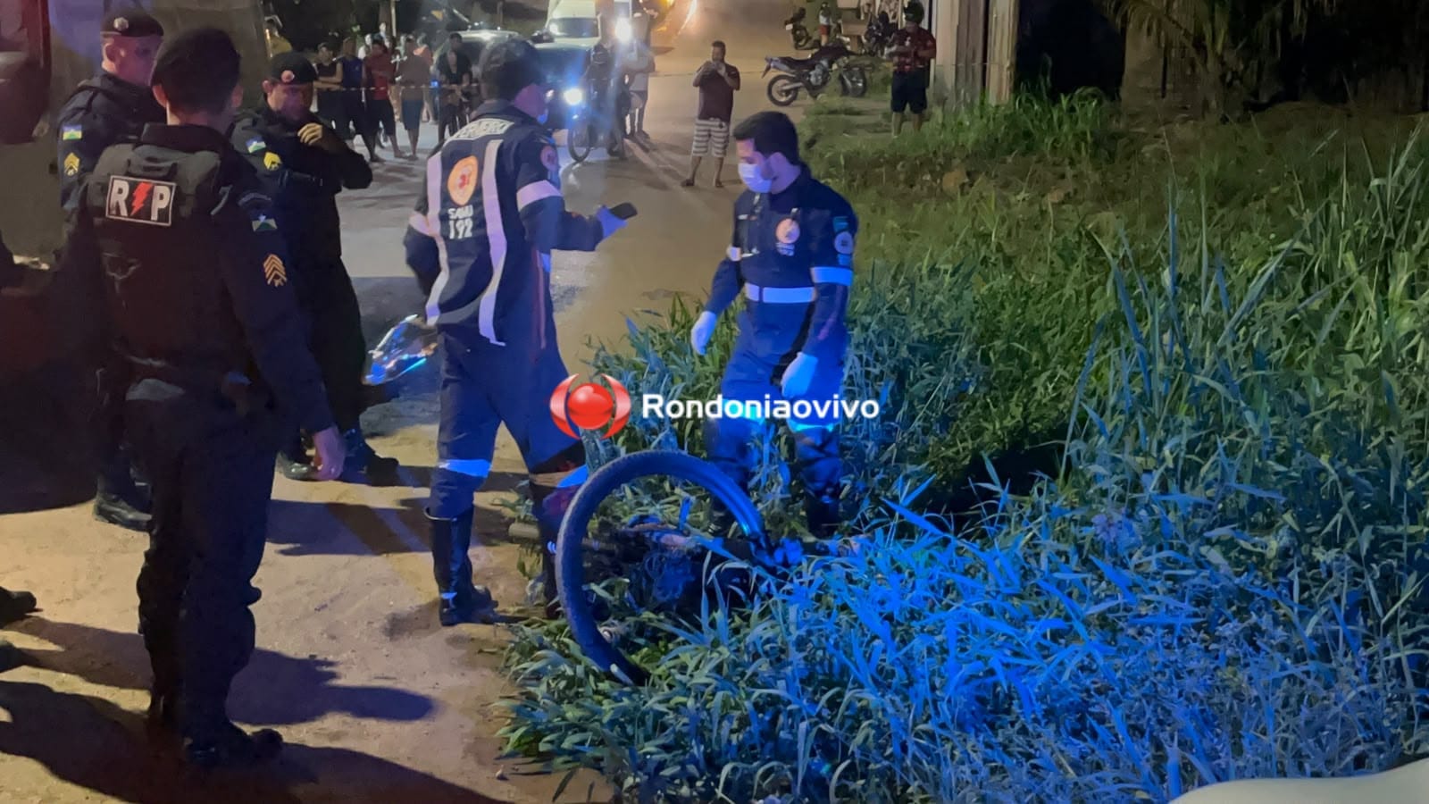 URGENTE: Jovem é executado com vários tiros próximo de praça em Porto Velho