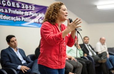 ELEIÇÕES 2012 - Fátima assume compromisso durante debate na UNIR