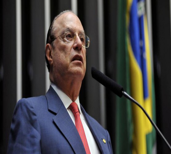 Advogado diz que Maluf tem câncer e que pedirá prisão domiciliar