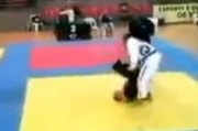 Golpe de Jiu-Jitsu deixa adolescente tetraplégico - VÍDEO