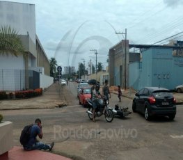 IMPRUDÊNCIA: Motociclista na contramão provoca acidente em cruzamento