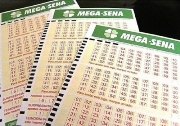 Mega-Sena acumula e pode pagar R$ 17 milhões no sábado