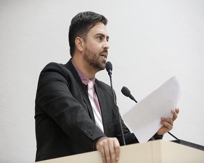 Deputado reivindica ao DER a pavimentação asfáltica de ruas