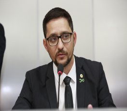 Anderson do Singeperon requer informações sobre obras da RO 006