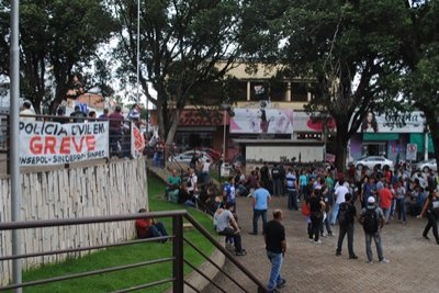 GREVE - Policiais civis mantém paralisação em todo o Estado