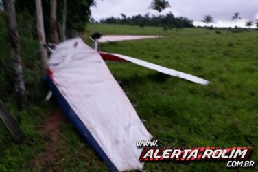 Ultraleve cai em zona rural de município após bater em urubu