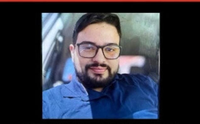 URGENTE: Dentista acusado de encomendar a execução do pai se entrega no Fórum 