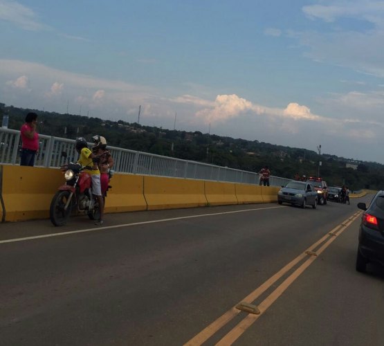 Homem some nas águas do rio Madeira após saltar da ponte na BR 319