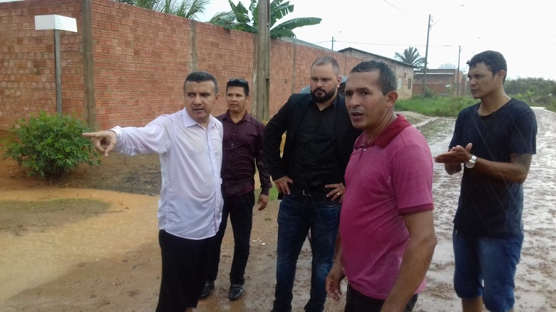 COMPROMETIMENTO: Deputado Alex Silva visita bairros da zona Leste e setor chacareiro na capital