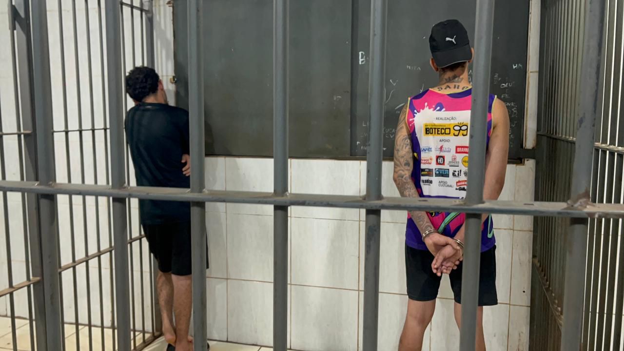 VÍDEO: 'Sorvete' e comparsa são presos com haxixe, maconha e droga sintética