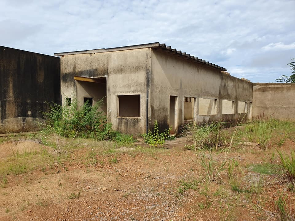 PREJUÍZO: Obra da central de abastecimento da zona Sul está abandonada