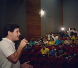 Maurício Carvalho participa de evento alusivo ao Dia do Profissional de Ed. Física