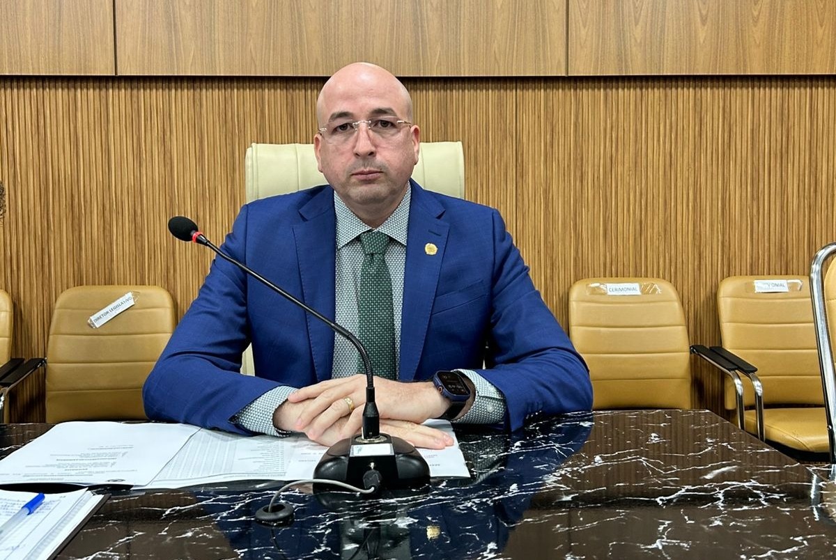 GEDEÃO NEGREIROS: Vereador solicita limpeza e encascalhamento das ruas do Bairro Parque Amazônia