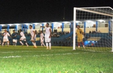 ESTADUAL 2010 – Em noite do centroavante Kastor, Shallon aplica goleada de 5x1 no “Cruzeirinho” - Confira fotos e vídeo